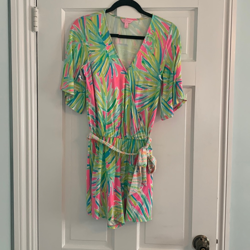 Lilly Pulitzer cotton palm leaf romper size small.